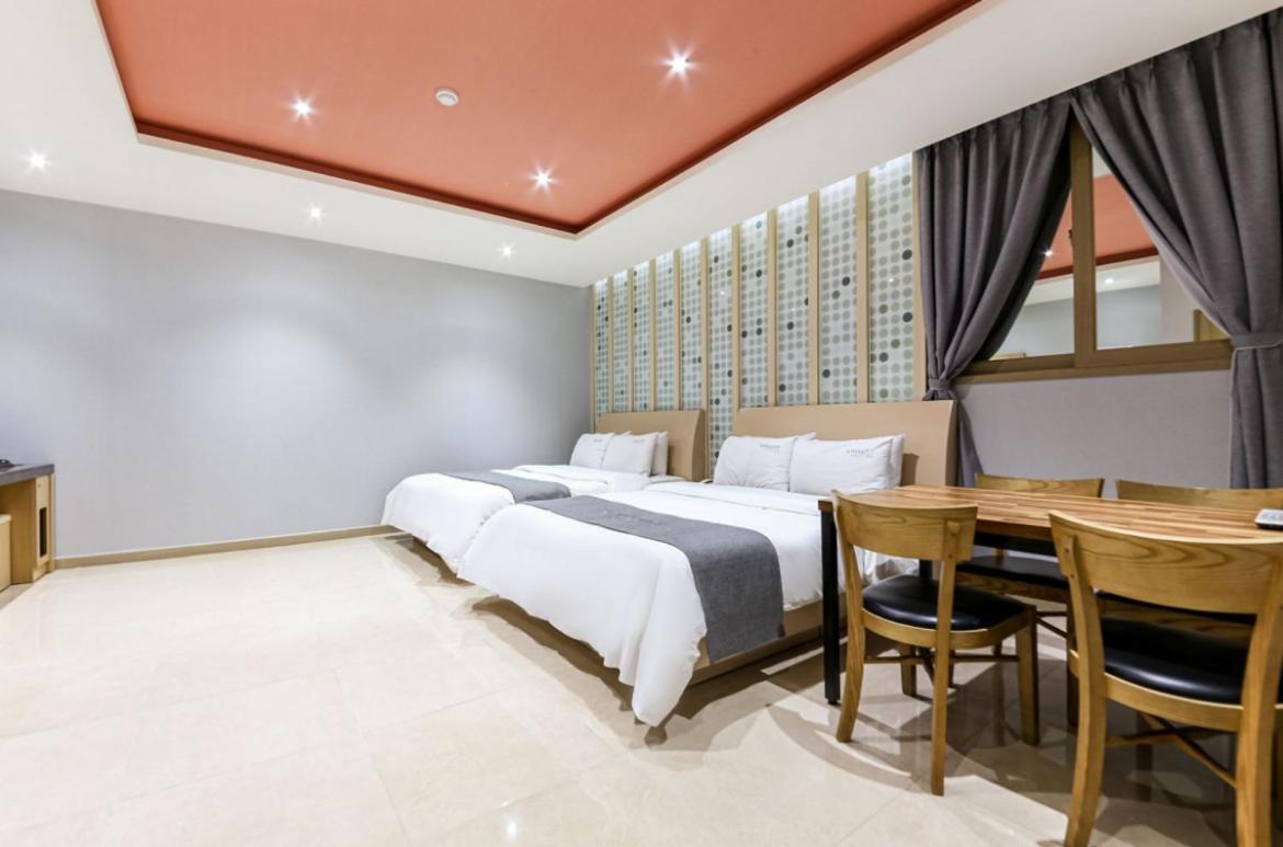Gallery Hotel Gwangju Metropolitan City Bagian luar foto