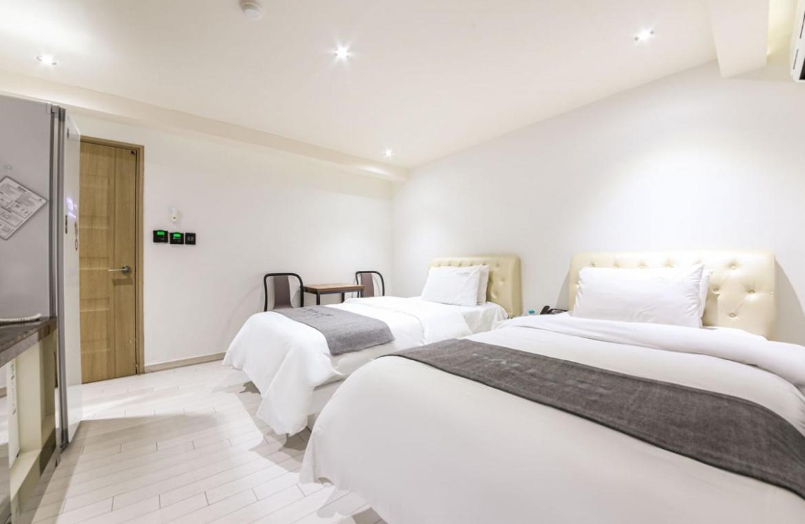 Gallery Hotel Gwangju Metropolitan City Bagian luar foto
