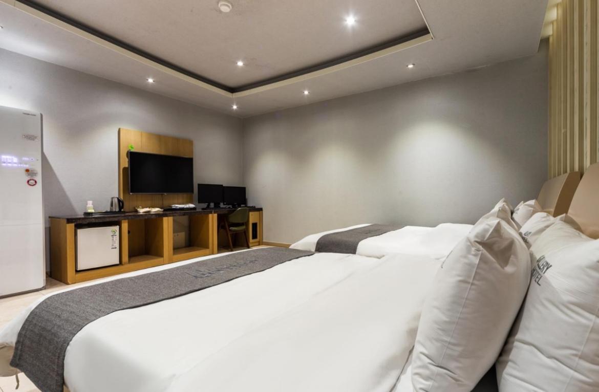 Gallery Hotel Gwangju Metropolitan City Bagian luar foto