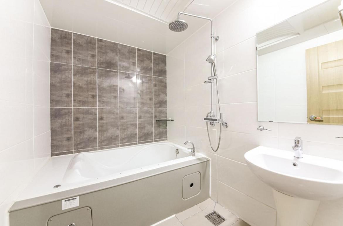 Gallery Hotel Gwangju Metropolitan City Bagian luar foto