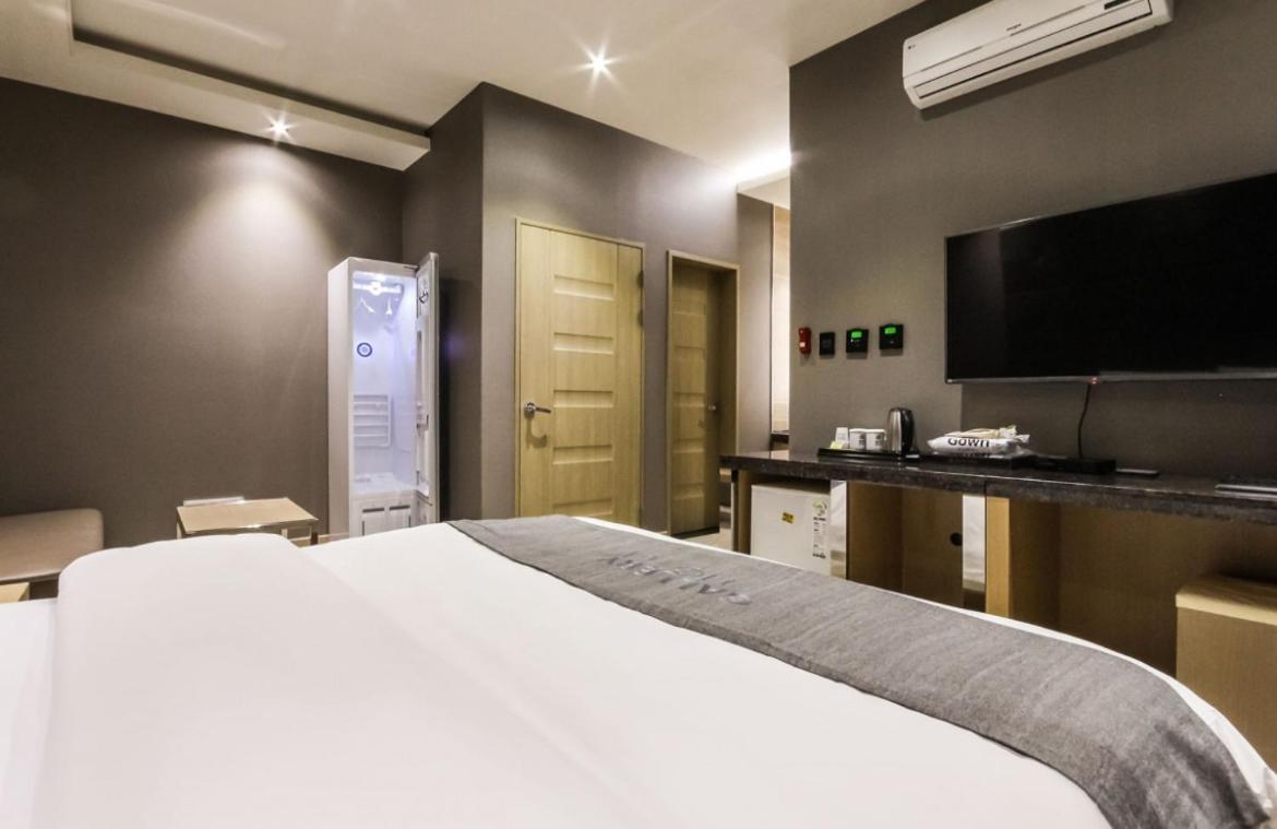Gallery Hotel Gwangju Metropolitan City Bagian luar foto