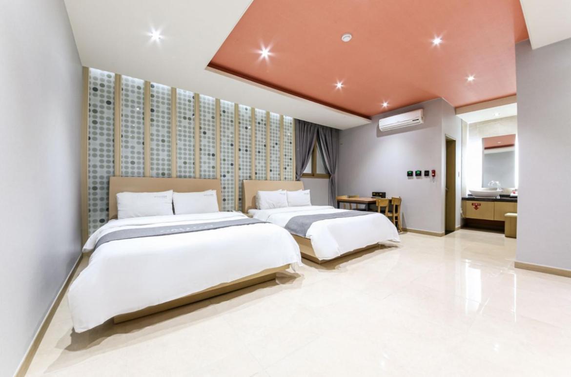 Gallery Hotel Gwangju Metropolitan City Bagian luar foto