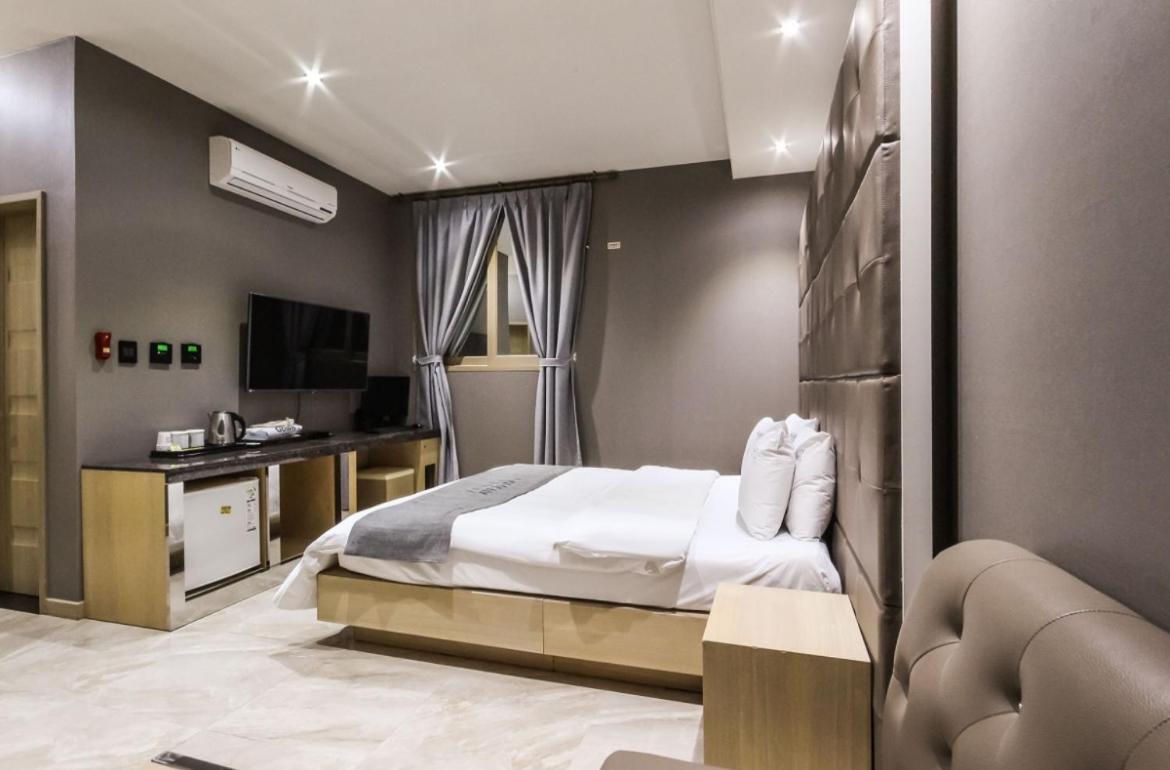 Gallery Hotel Gwangju Metropolitan City Bagian luar foto