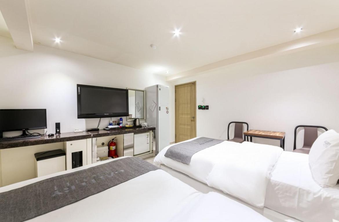 Gallery Hotel Gwangju Metropolitan City Bagian luar foto