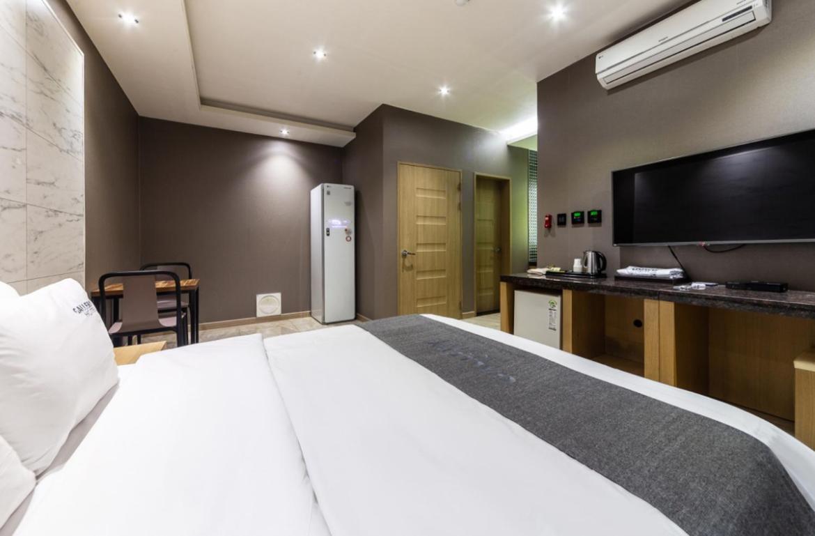 Gallery Hotel Gwangju Metropolitan City Bagian luar foto