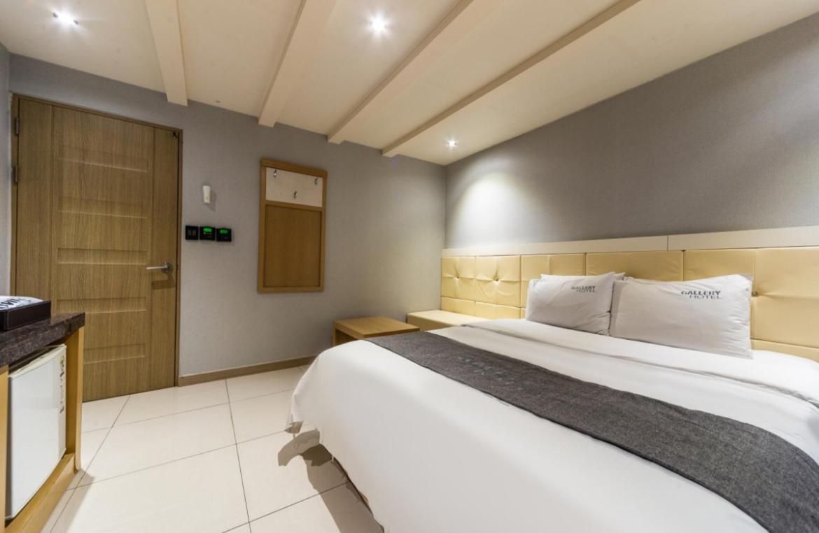 Gallery Hotel Gwangju Metropolitan City Bagian luar foto