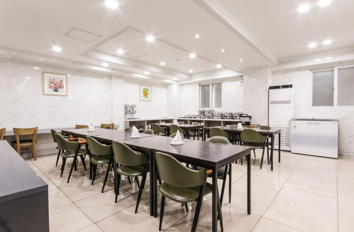 Gallery Hotel Gwangju Metropolitan City Bagian luar foto