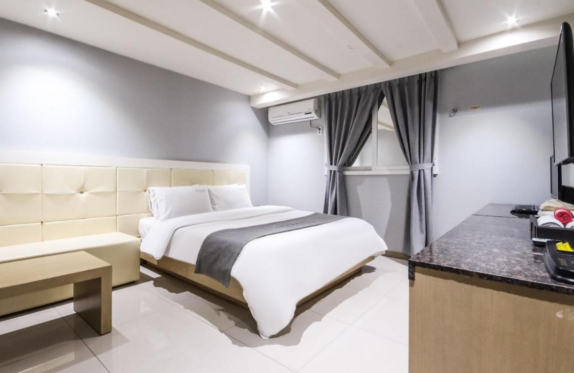 Gallery Hotel Gwangju Metropolitan City Bagian luar foto